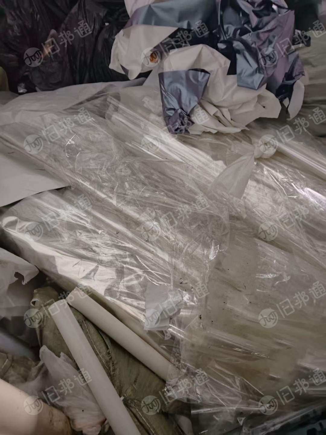 透明塑料大灯壳,电子厂里面的离型膜,车衣工厂边角料,只要是透明的都可以,大量回收