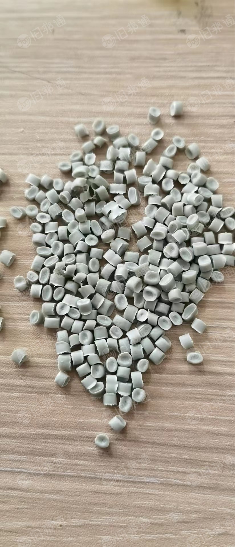 低压改性颗粒,HDPE颗粒出售,主供: 压板、拔管、排水板、工具箱等。