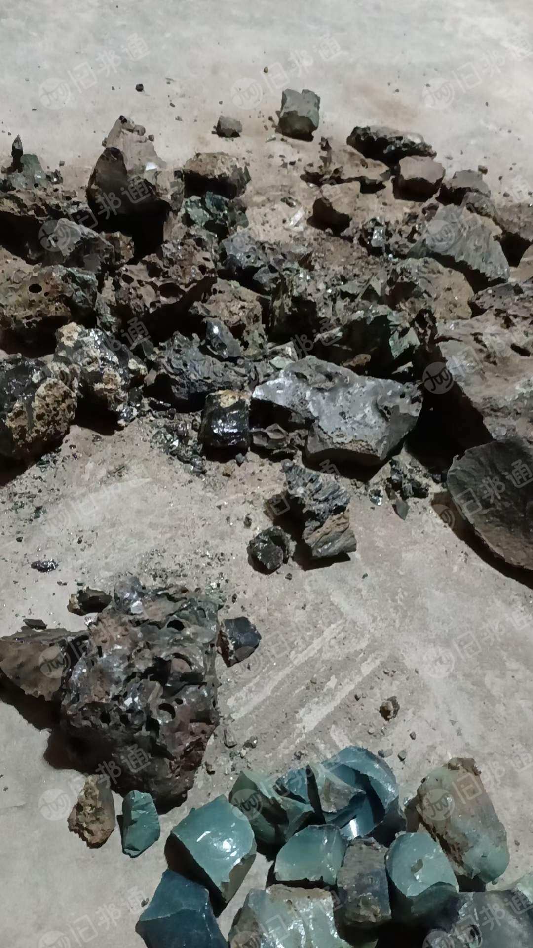 八十年代老矿坑高炉渣出售