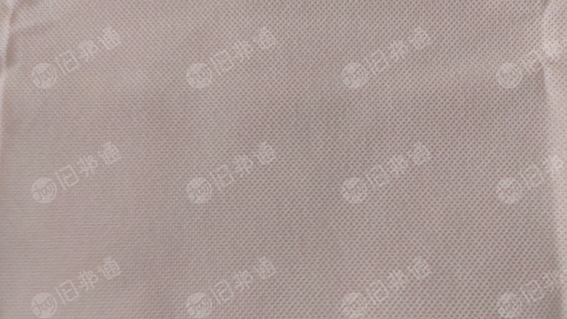 卷筒无纺布,克重65-90克,门幅1.5-1.6米,颜色不限,做西服罩用,大量回收
