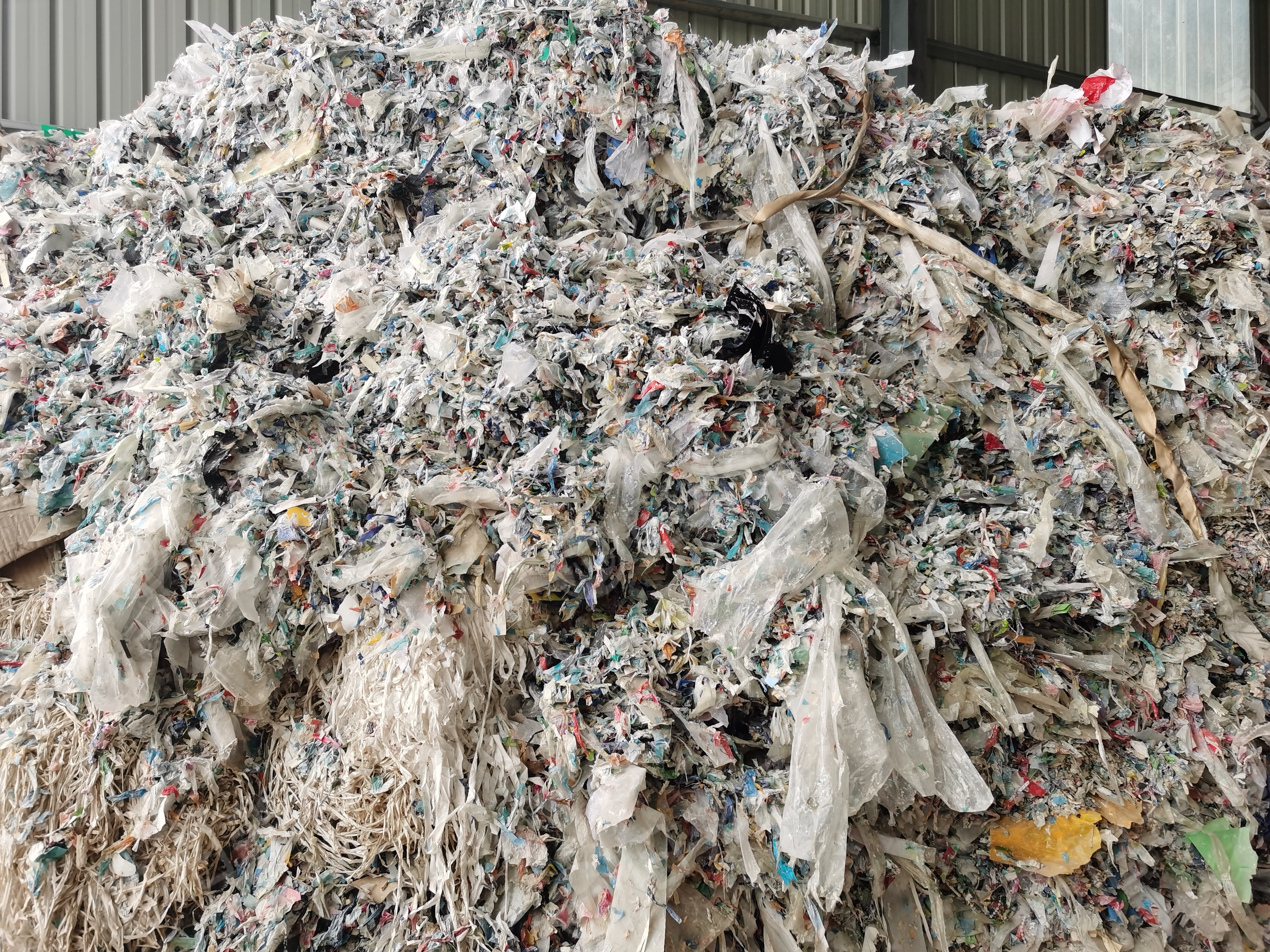便宜处理纸厂废料，未清洗，洗书页纸下来的纸渣