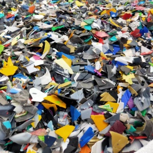 花乙破碎料出售，月供200吨左右