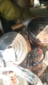 烟厂下来的烫金膜,全部整卷料子没有一个接头,每个月都有二三十吨,长期出售