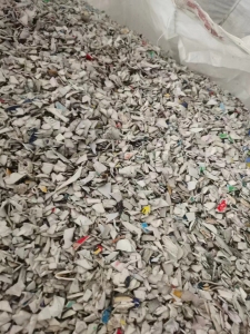 带字涂料桶破碎料，现货一挂车出售