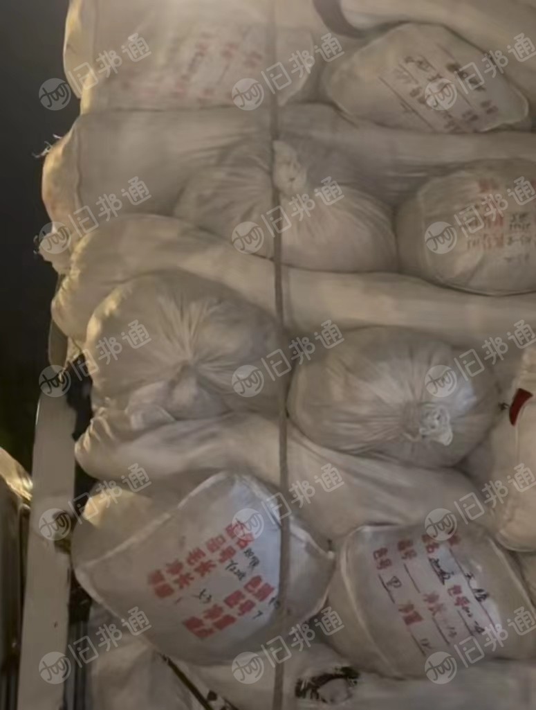 全毛驼色,70毛花丝,80毛,双面呢下脚料,长期出售