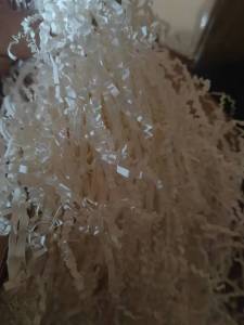 处理一批垫红酒的纸边条