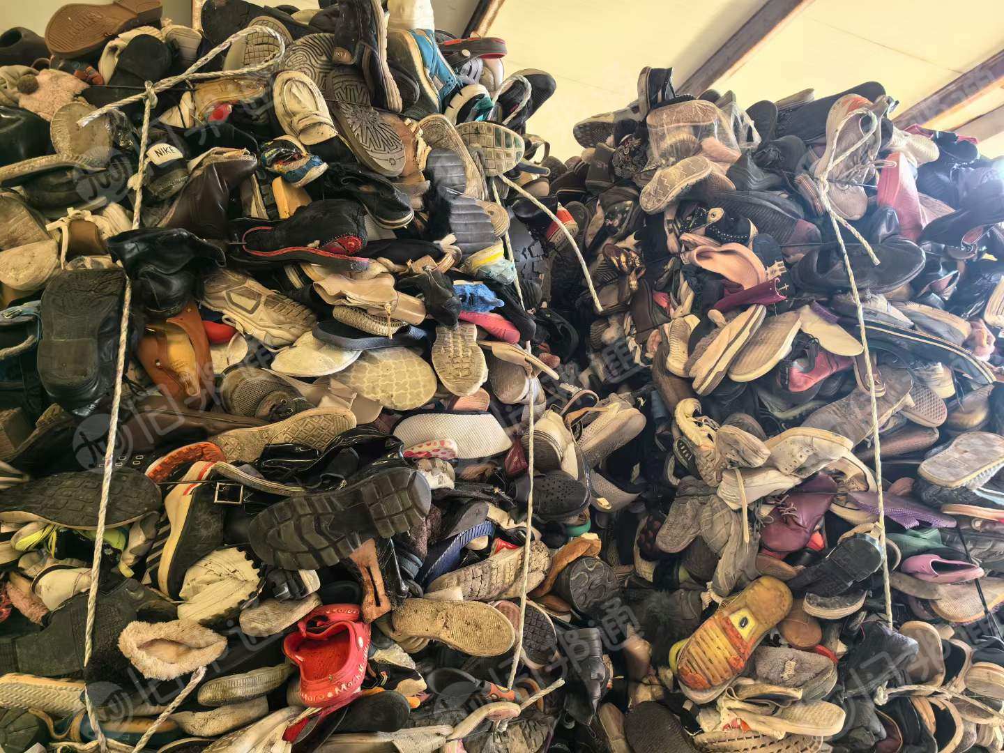 废鞋，垃圾鞋，大量出售
