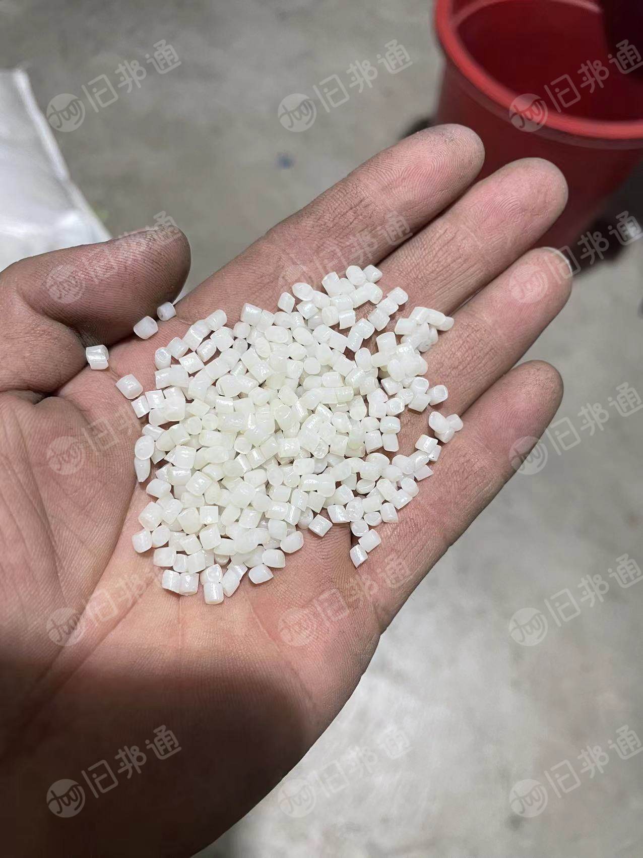 PE低压大白吹膜颗粒出售,过150目.月供300吨