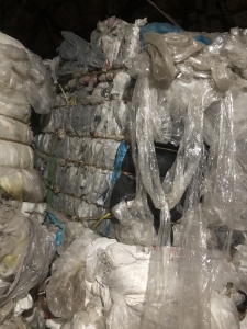 出售PE膜统货废料，水洗的