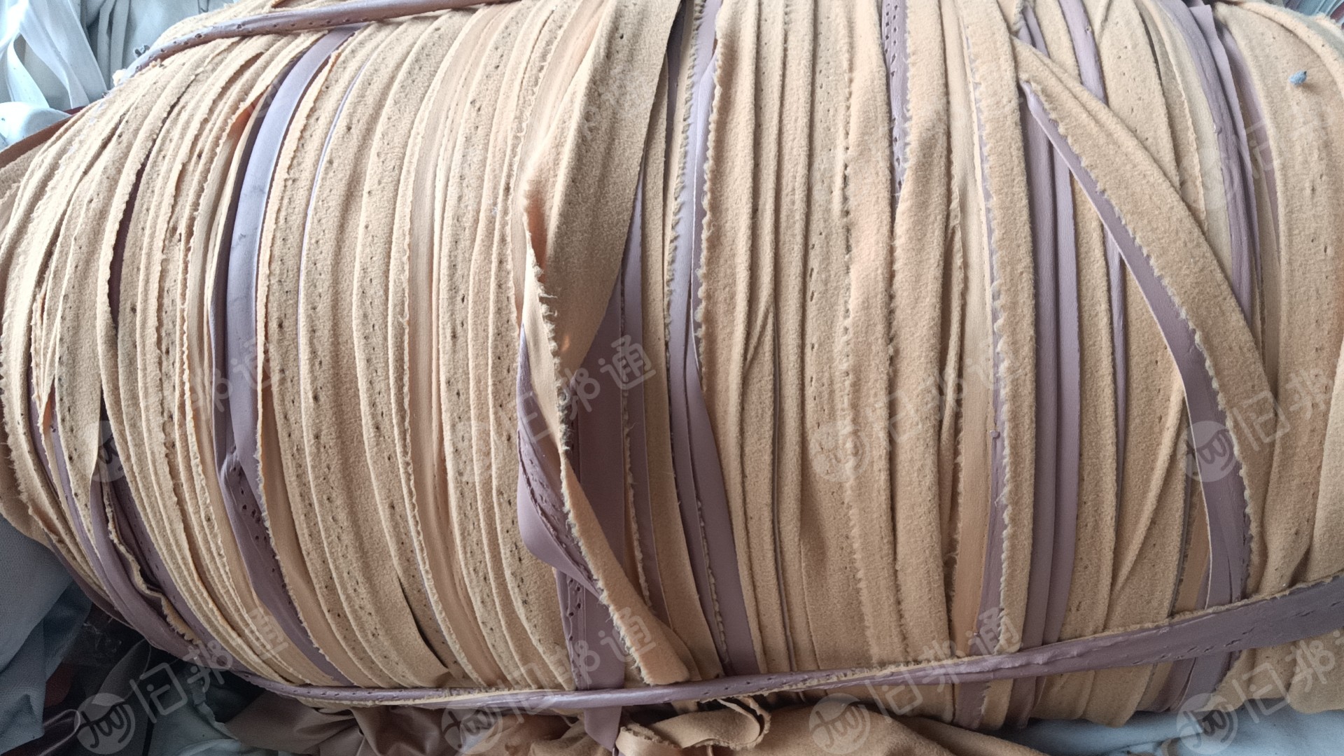 皮革厂边料，打绳子专用，也可以做吹毛料，塑化都可以用