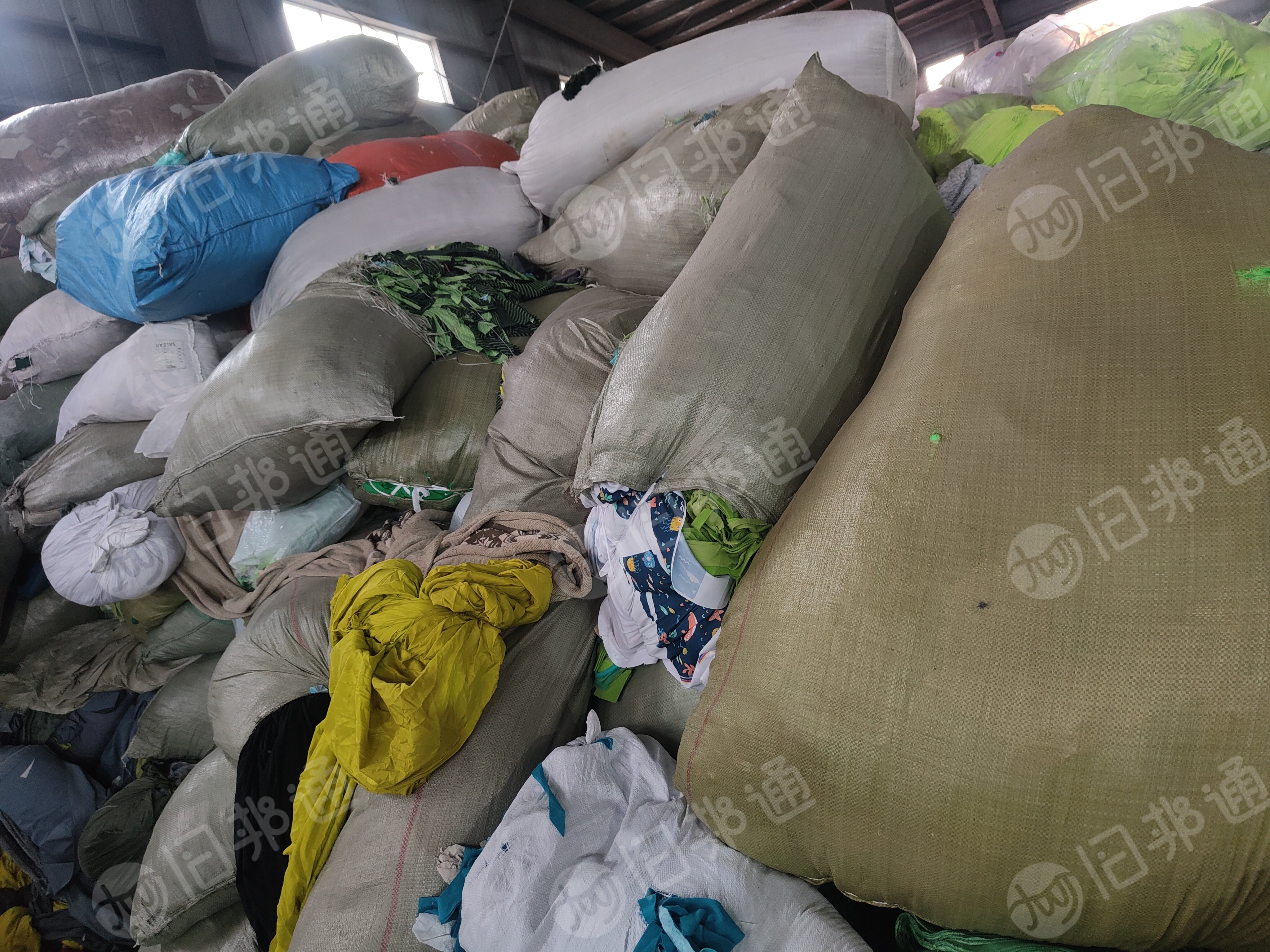 化纤下角料,干净好挑,大量回收