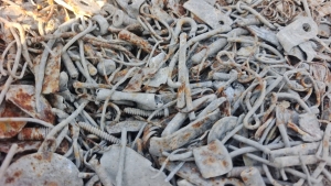 长期出售铜沙分拣出来的不锈钢，含镍铬铜钼锰