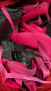 长期大量出售发泡革废料，月供200吨，全国各地供货