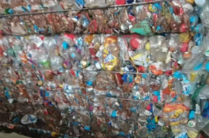 长期出售PET瓶砖，聚酯瓶砖，三色瓶砖