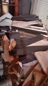 中性PVC墙纸毛料，卷的和压包统货出，现货十几吨