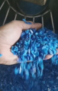 纯大蓝桶破碎料，直接上机吹膜使用的，不需要造粒，现货10来吨，长期出售