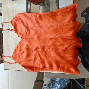 真丝苏州段出售，吊带衣服，需要的联系