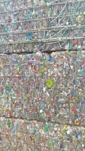 三色瓶砖压块，专业塑料分拣，可直接上机粉碎，长期出售