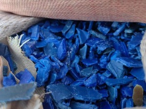 大蓝桶粉碎料60吨，长期出售