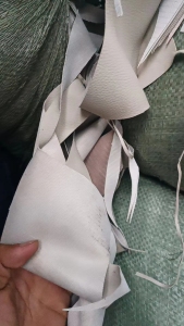 软质PVC边料，全部是家私革，沙发革等，现货十几吨出售