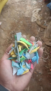 美缝胶筒破碎料，花工丙破碎料，未过风选，现货十几吨出售