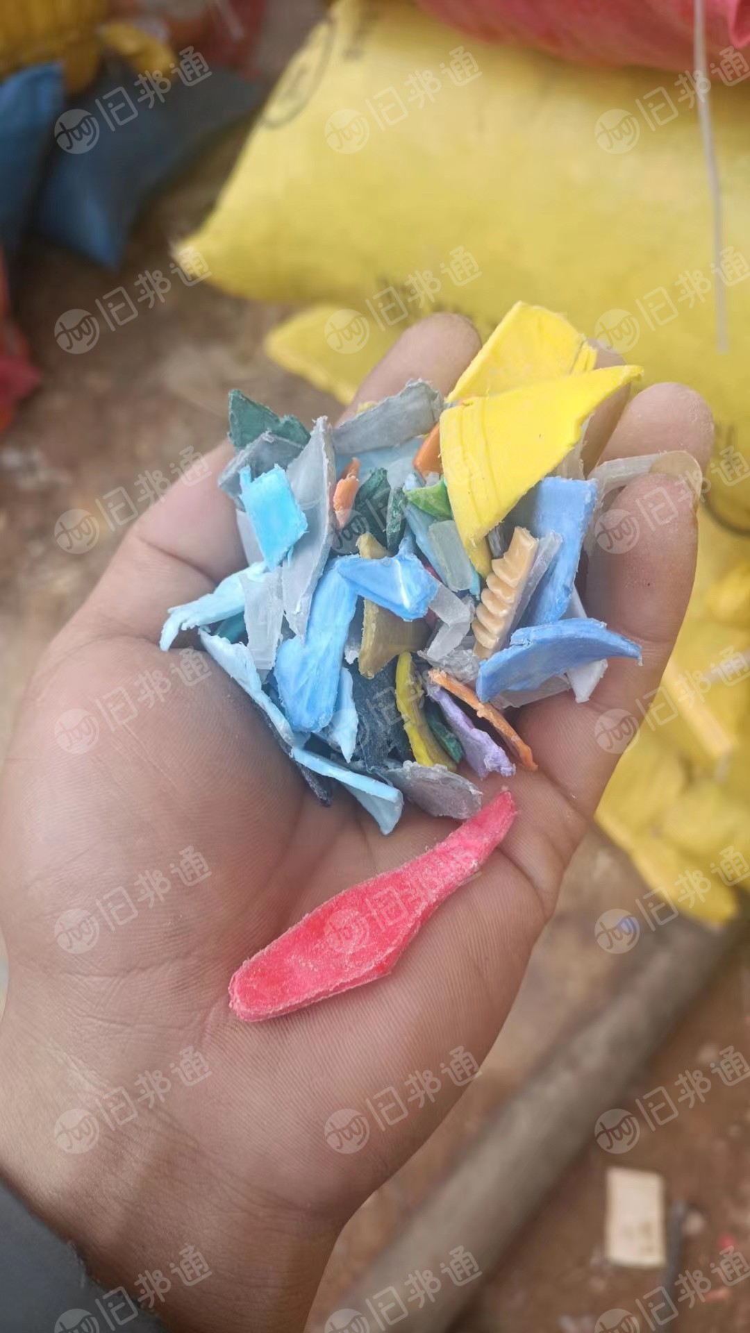美缝胶筒破碎料,花工丙破碎料,未过风选,现货十几吨出售