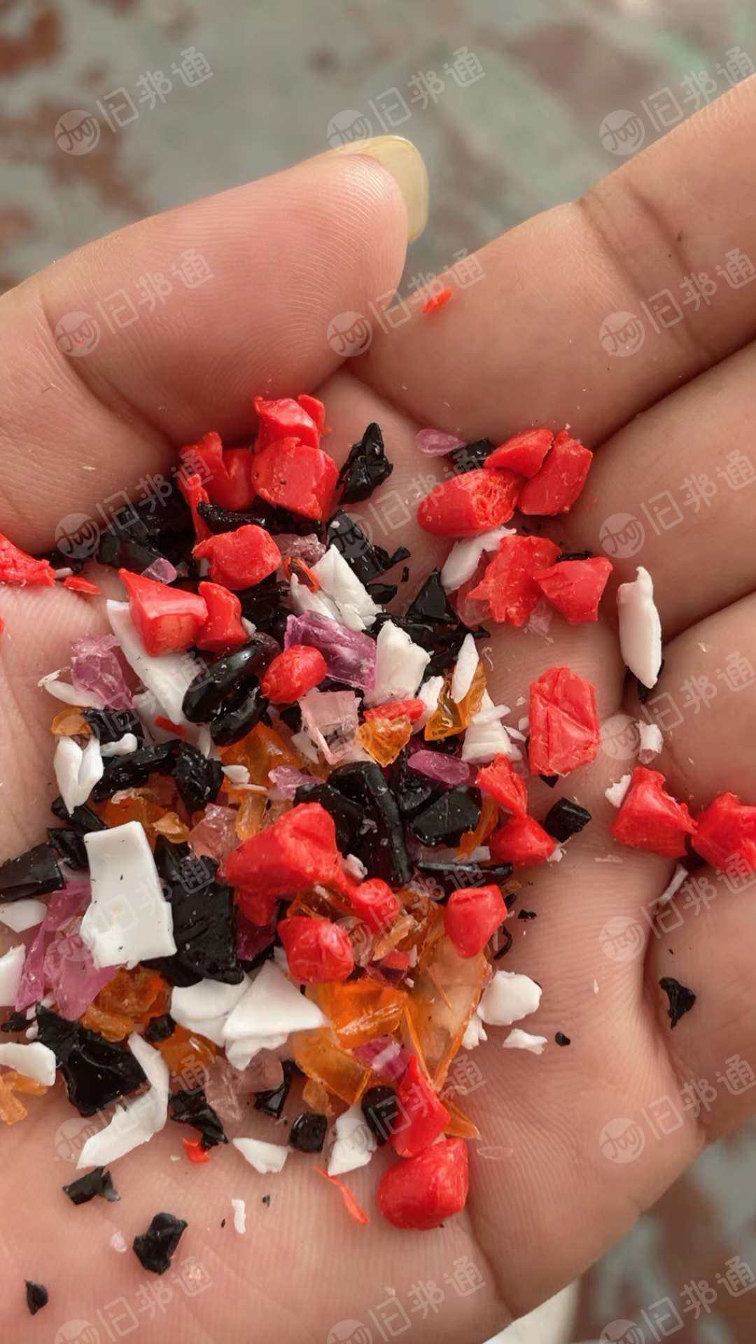 杂色pc破碎料,现货十吨,大量出售