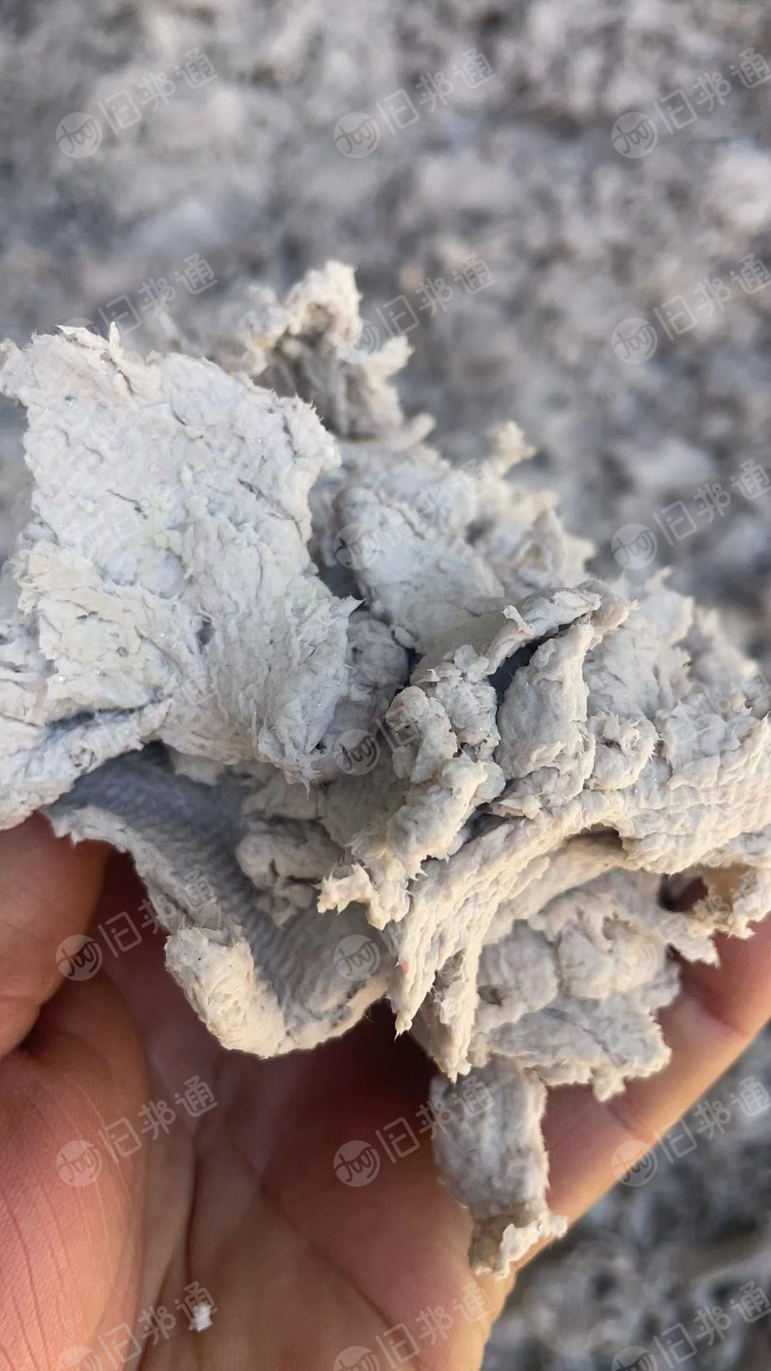 出售烟盒铝箔纸洗出来的纸浆,含水73