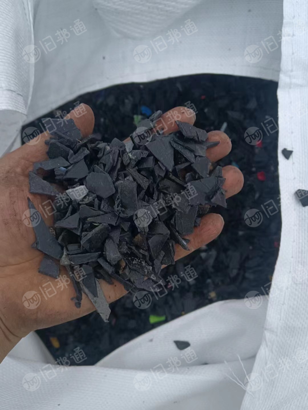 长期出售涂料桶破碎料