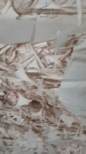 长期出售纯白和二级白口杯纸边料