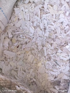 PVC纯白扣板破碎料，现货出售