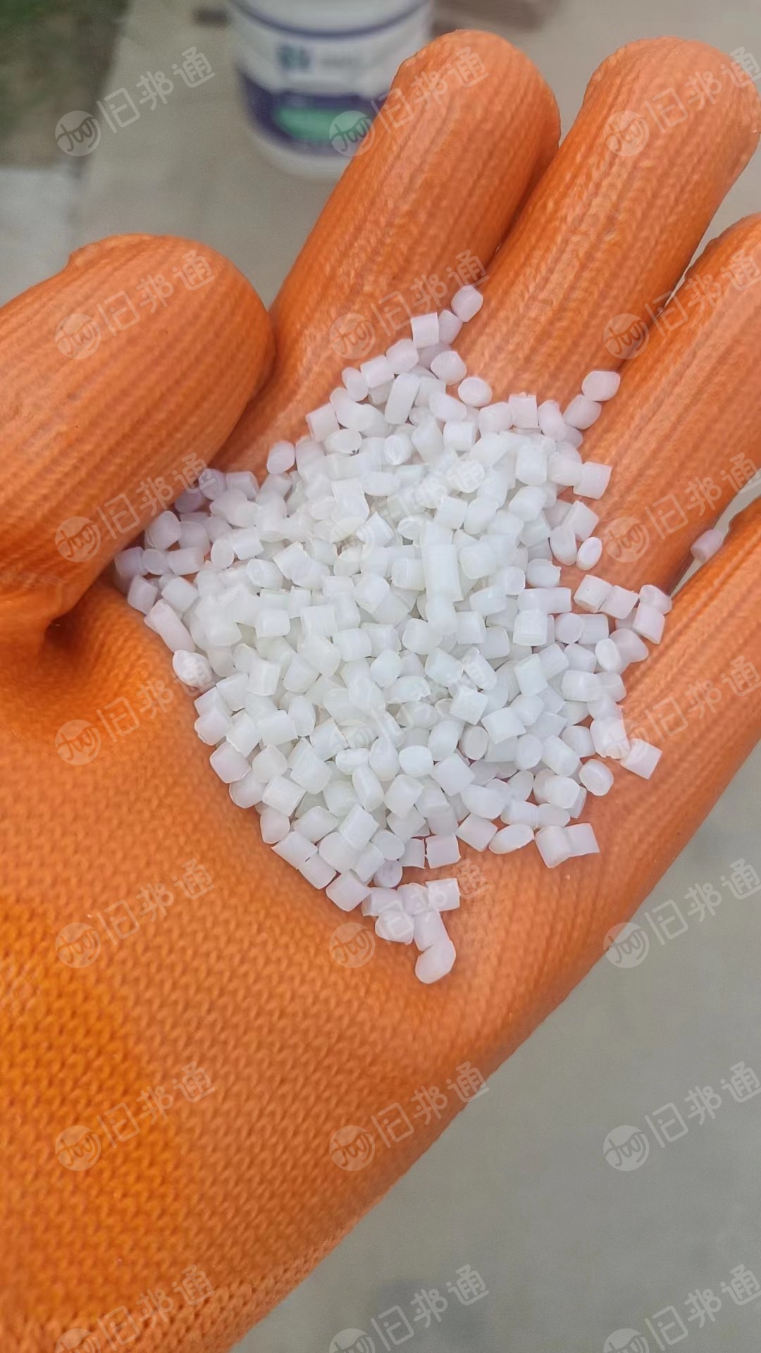 尿素桶颗粒长期出售,月供100吨。