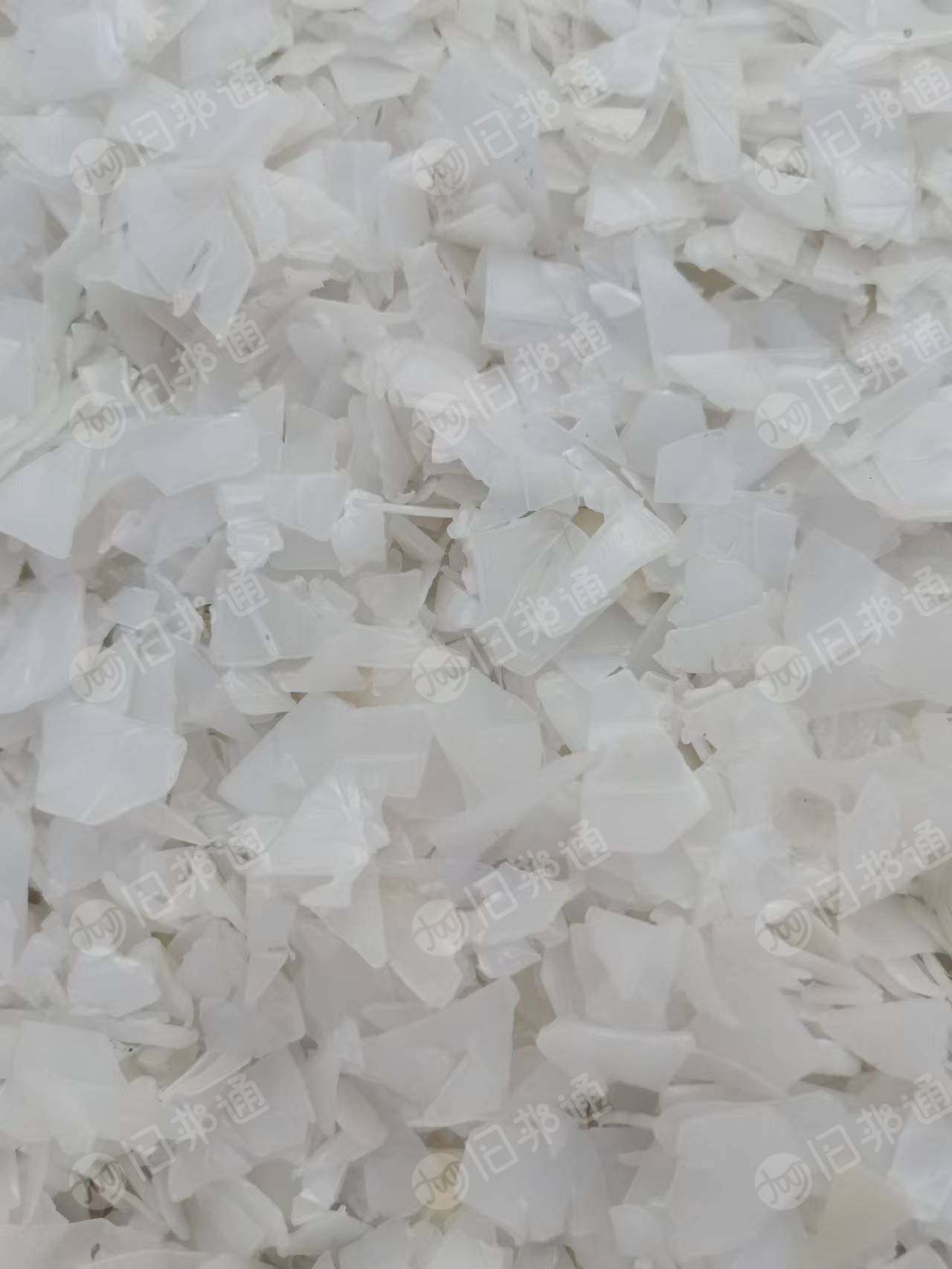 尿素桶破碎料,没过色选,长期出售