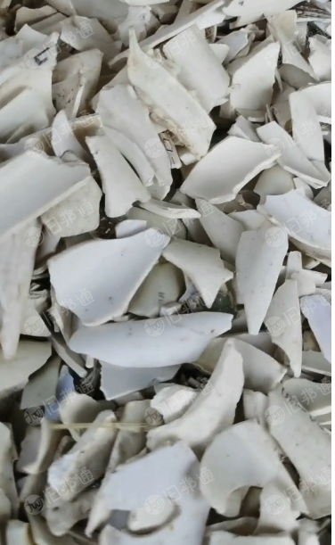 PVC大小管破碎料长期出售,有需要的联系