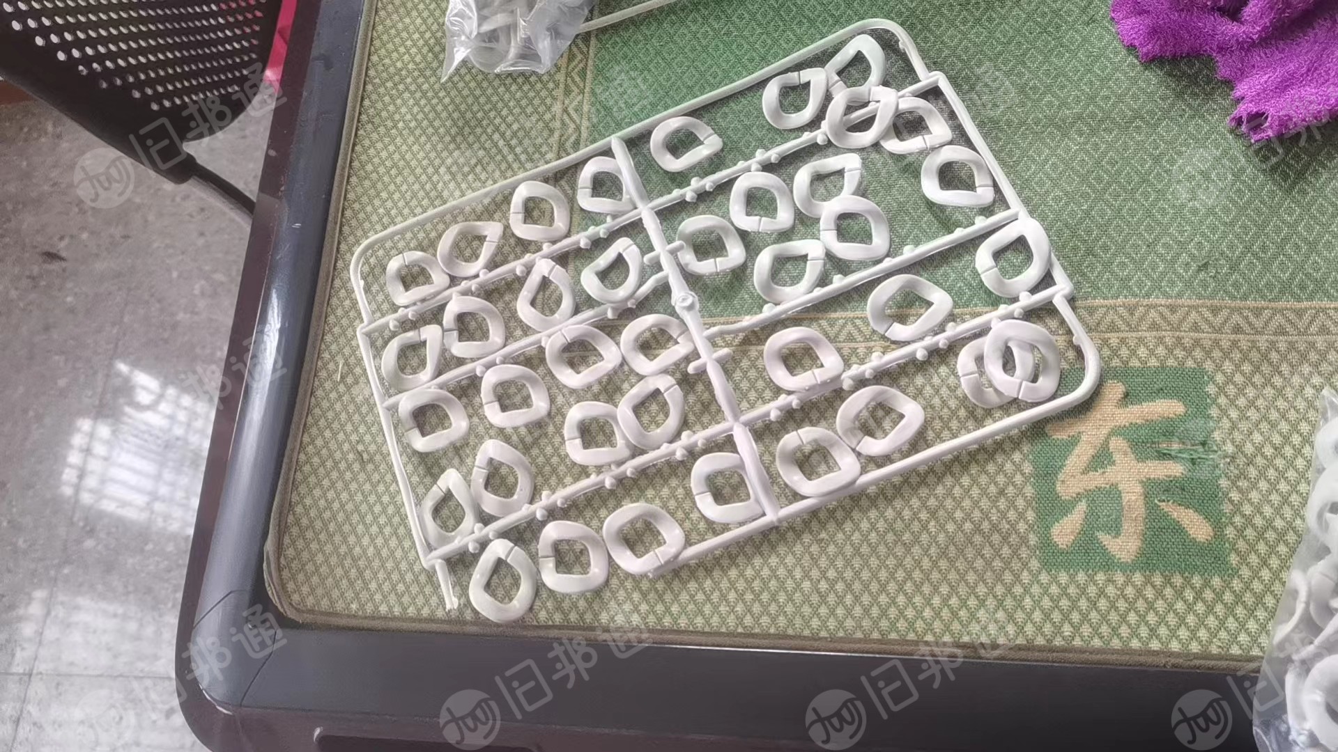 求购白色PP颗粒,要有硬度,注塑用,做图片中的产品