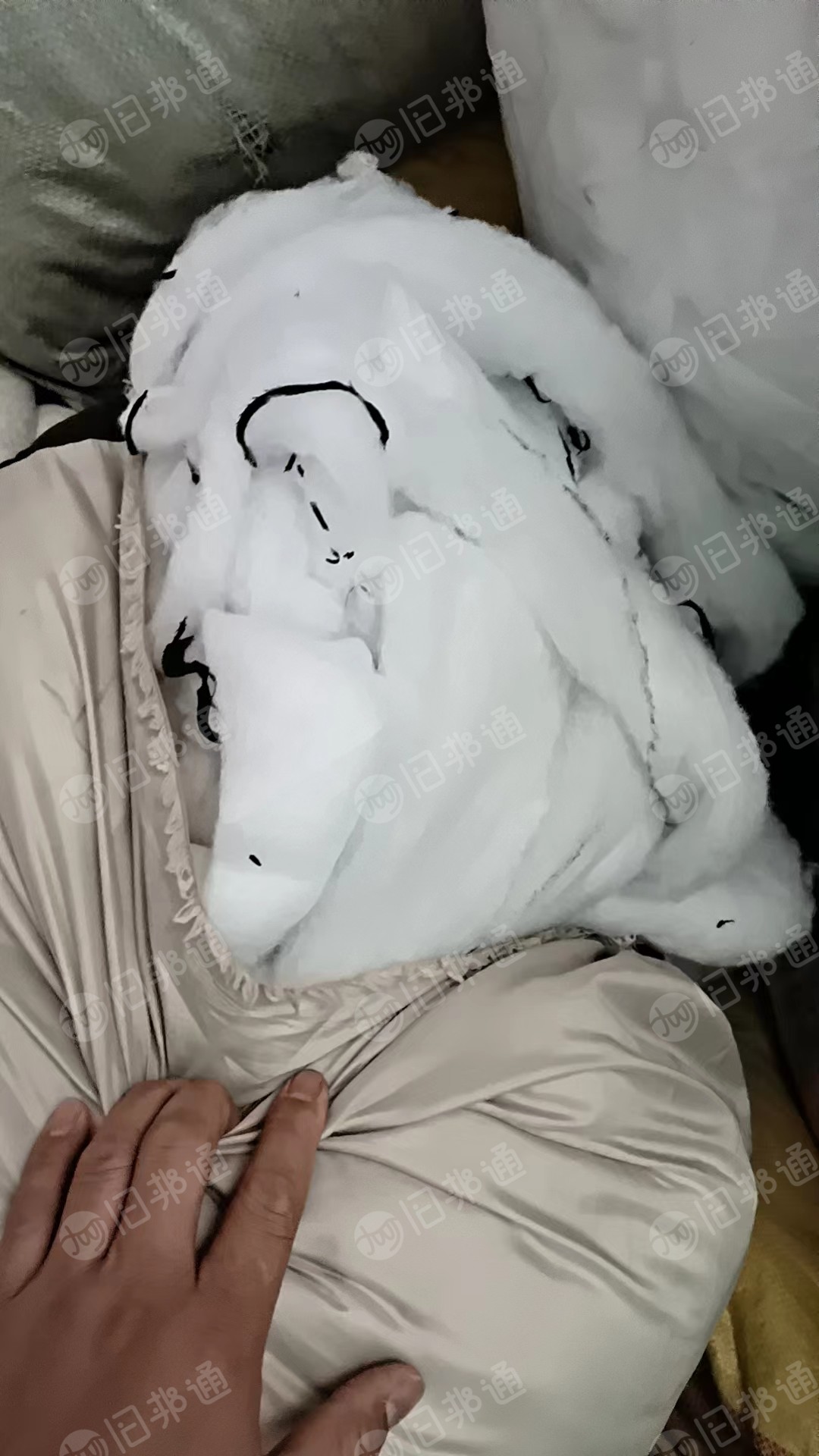 制衣厂下来的丝绵下脚料长期出售,没有打包