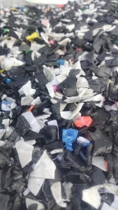 PP电瓶壳破碎料长期出售，现货几十吨