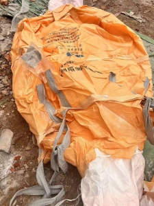 清一色树脂粉吨包袋1.5米高，干净的尿素袋，长期出售