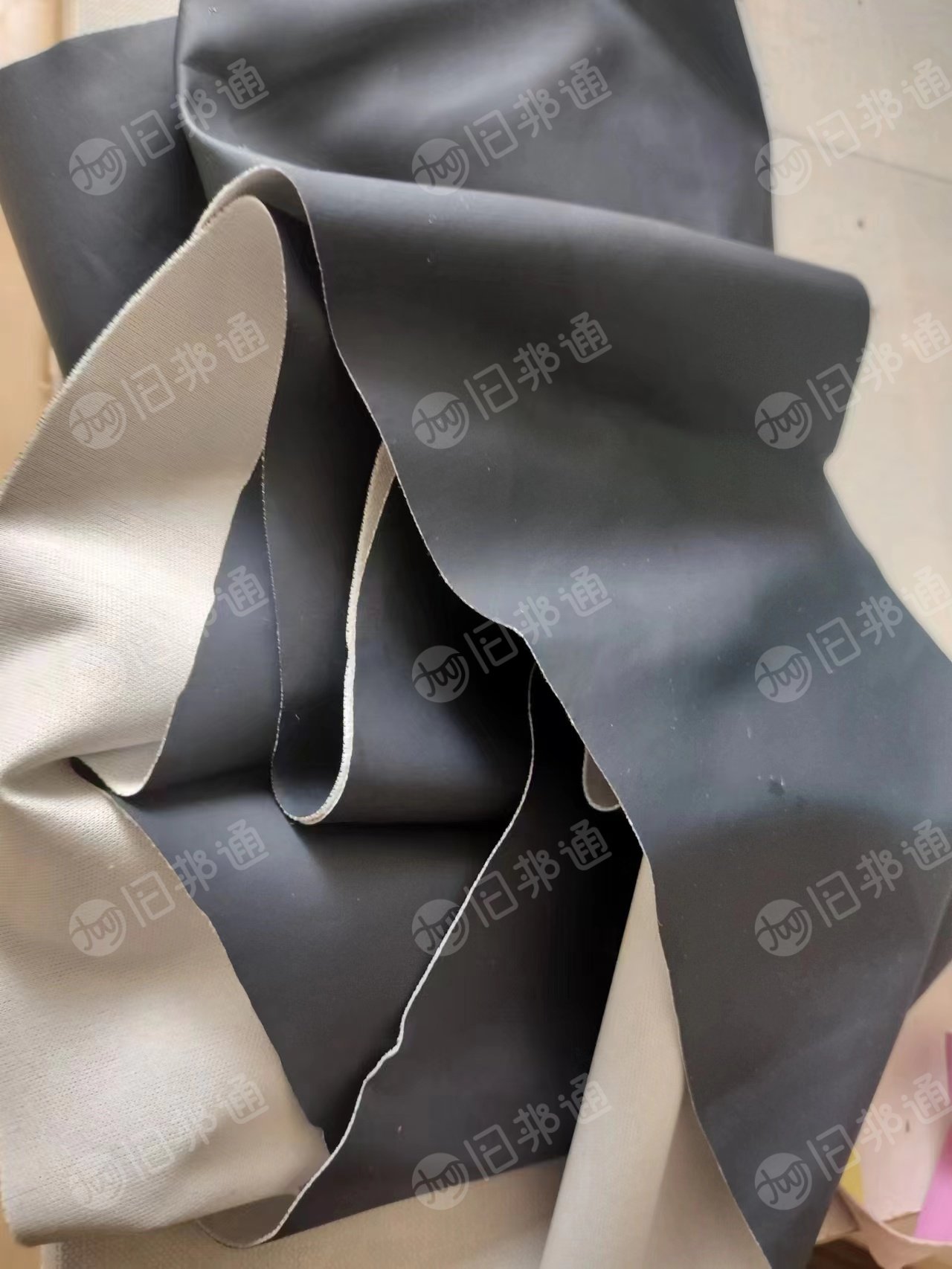 库存pvc皮革卷布30吨低价出售