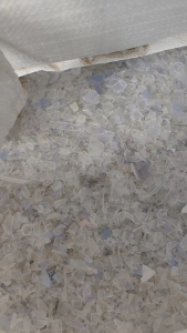 透明丙破碎料，饭盒吊瓶荔枝筐等破碎料，或直接上机压包料，长期回收