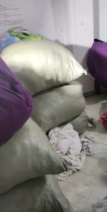 分拣好的旧衣服大白，毛衣，夏装，冬装，旧棉花等，大量出售