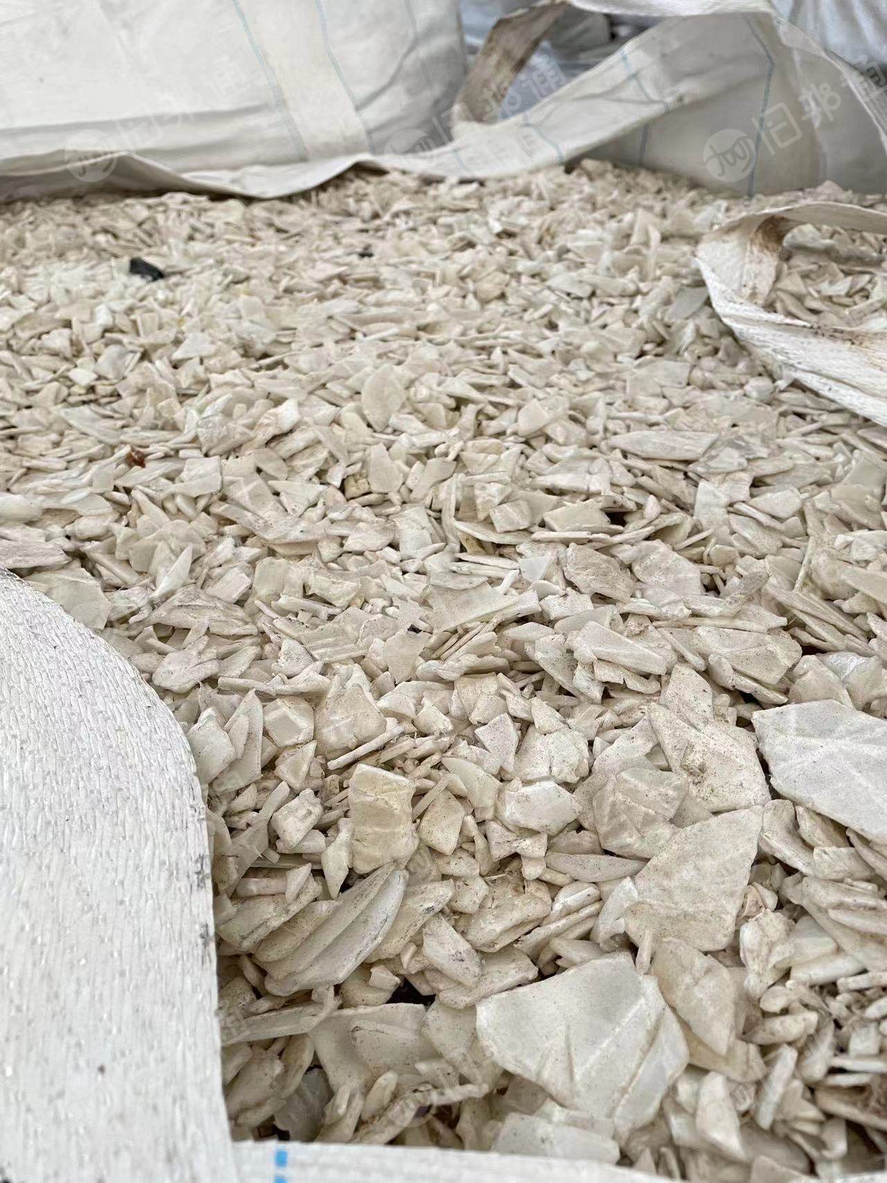 本公司长期出售PP洗衣机破碎料,干粉,灰白,透明,花色都有,月供500吨