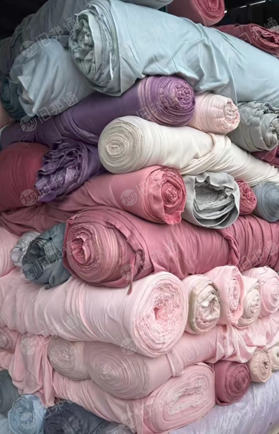 各种绒布，法兰绒毛毯，法莱绒，牛奶绒等库存布。大量出售
