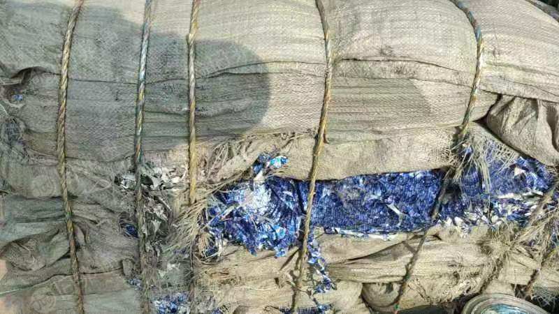 长期出售含量50%以上铝塑膜废料,封口铝塑膜,电池铝塑膜都有