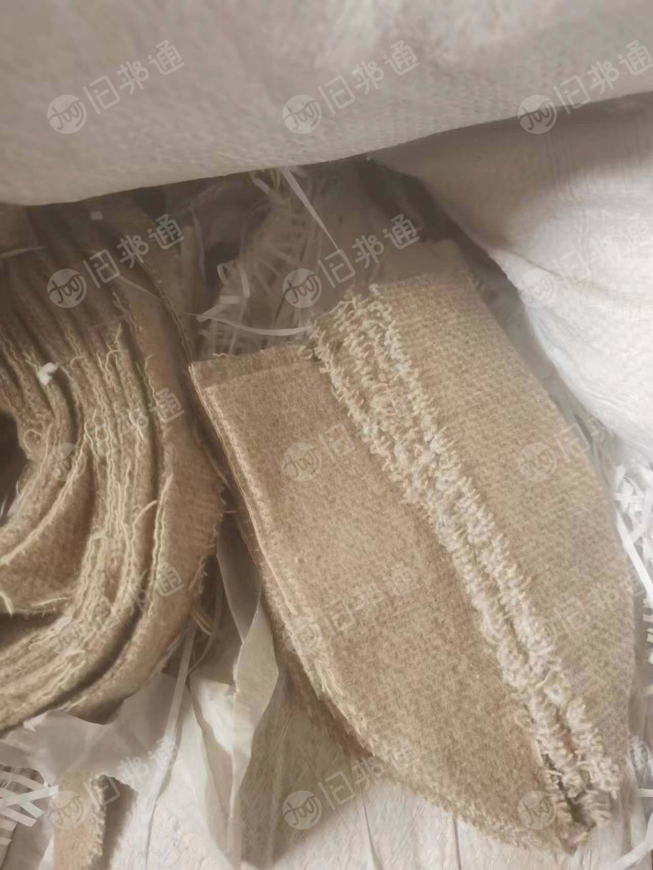 服装下脚料，梭织针织涤棉料，毛呢料，大量出售