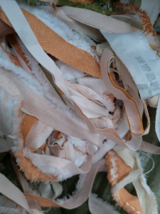 涤纶废布料，涤纶造粒料 大量出售