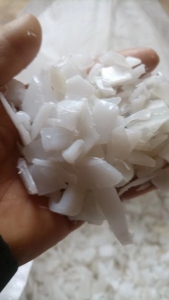 PE尿素桶破碎料长期出售  ，现货3吨多