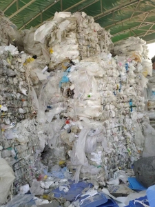 PE二级膜，水洗缠绕膜长期出售， 月供几十吨