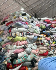 分拣场长期供应分拣好的旧衣服夏装秋冬装，大白二白牛仔裤等