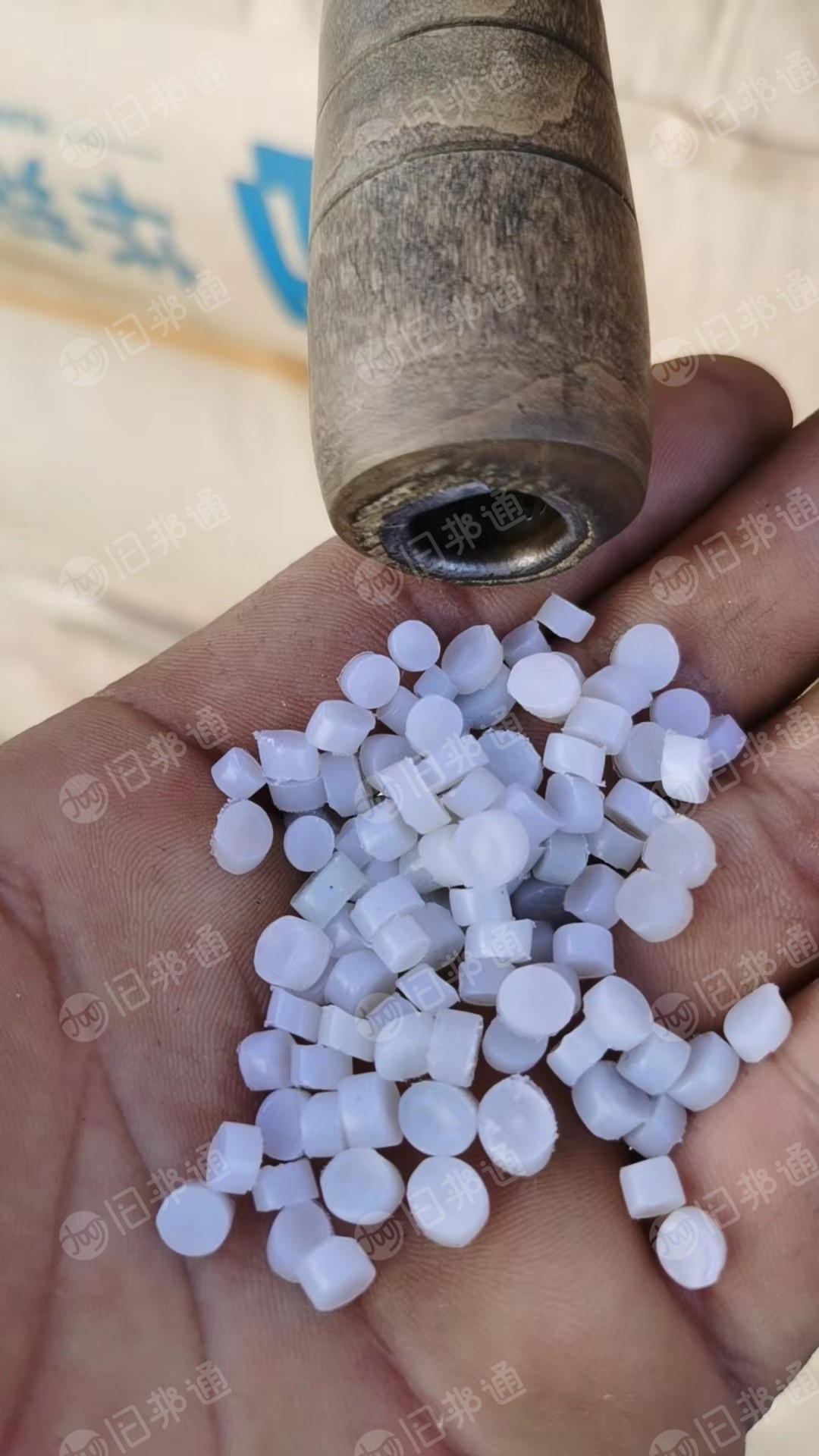 全国出售高压,覆膜颗粒,珍珠棉颗粒。颜色不限